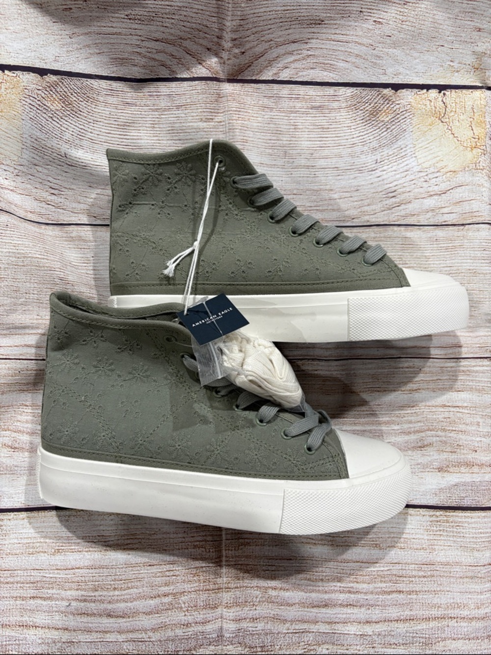 American Eagle High-Top Sneakers